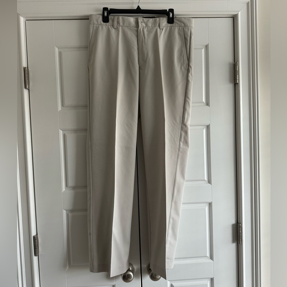 NWT IZOD Golf Beige Pants 34x32